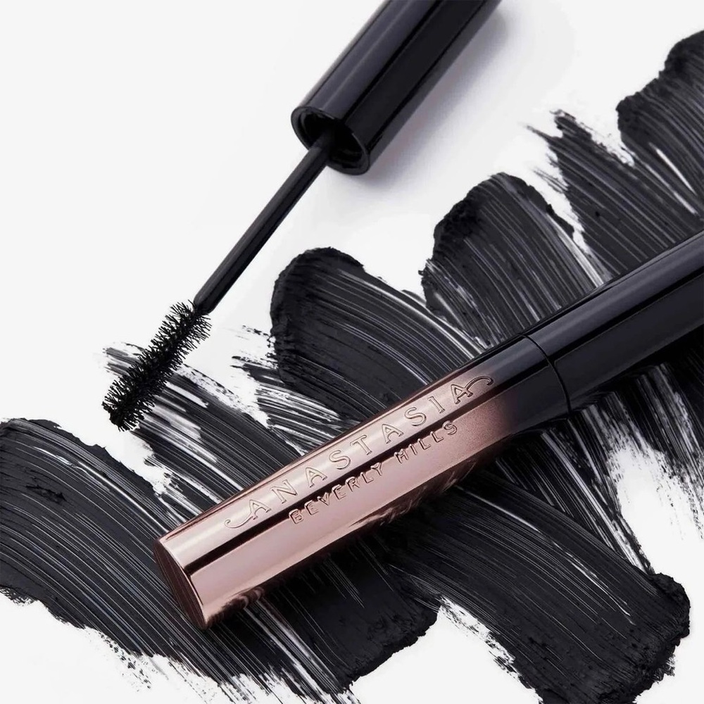 Anastasia Beverly Hills Lash Brag Jet Black
Volumizing Mascara